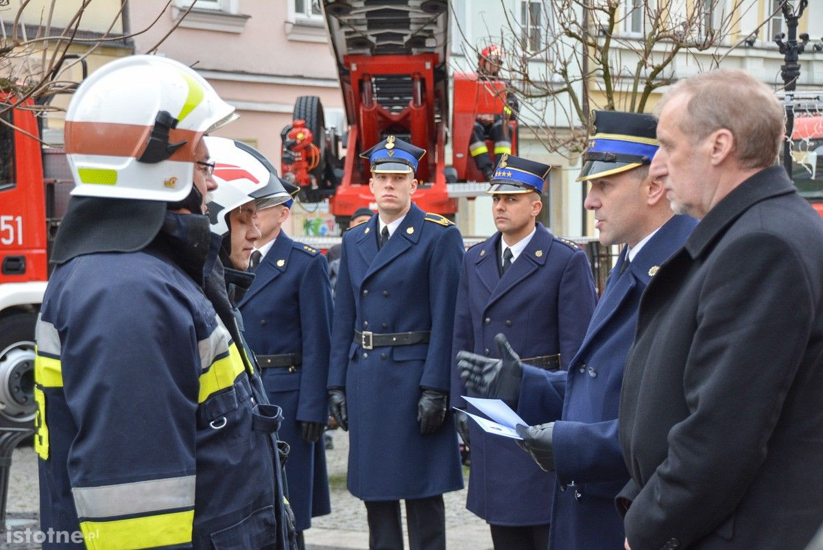 Strażacy z naszego powiatu z nowymi wozami i sprzętem ratowniczym