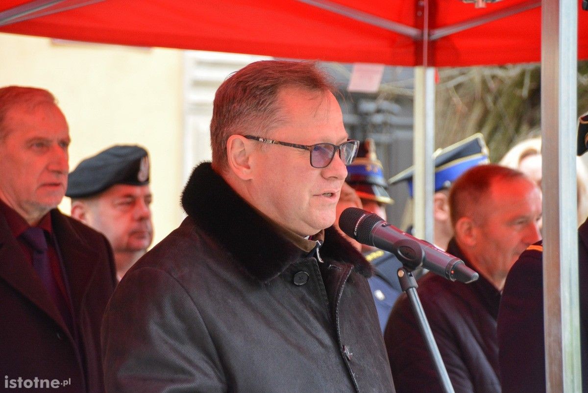 Strażacy z naszego powiatu z nowymi wozami i sprzętem ratowniczym