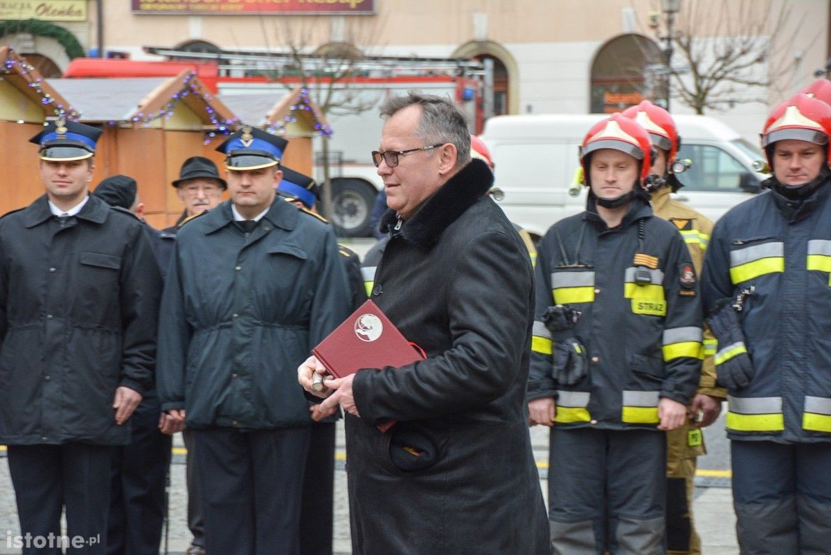 Strażacy z naszego powiatu z nowymi wozami i sprzętem ratowniczym
