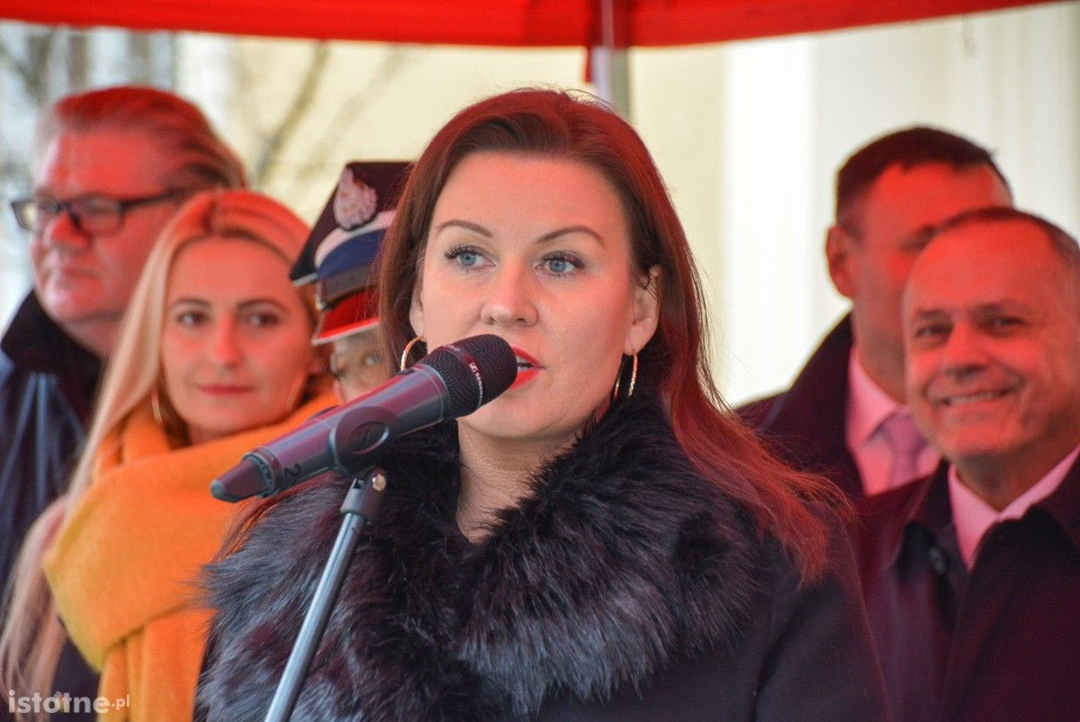 Strażacy z naszego powiatu z nowymi wozami i sprzętem ratowniczym