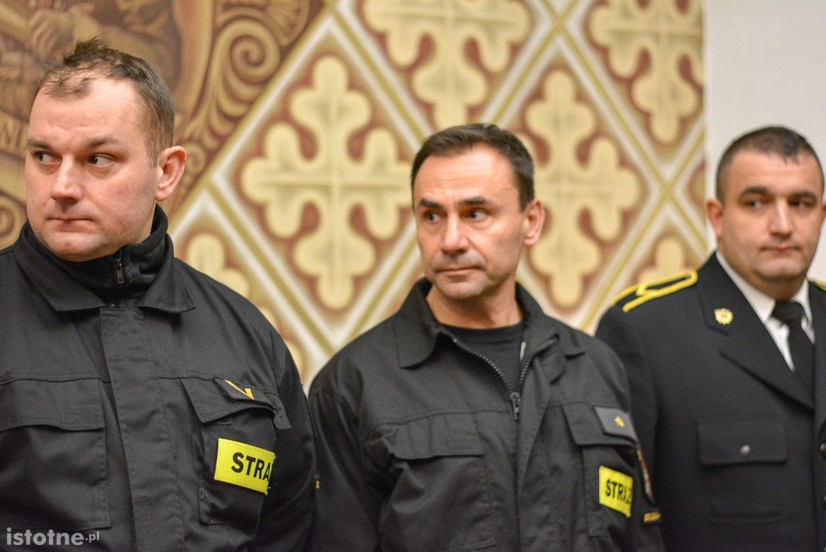 Strażacy z naszego powiatu z nowymi wozami i sprzętem ratowniczym