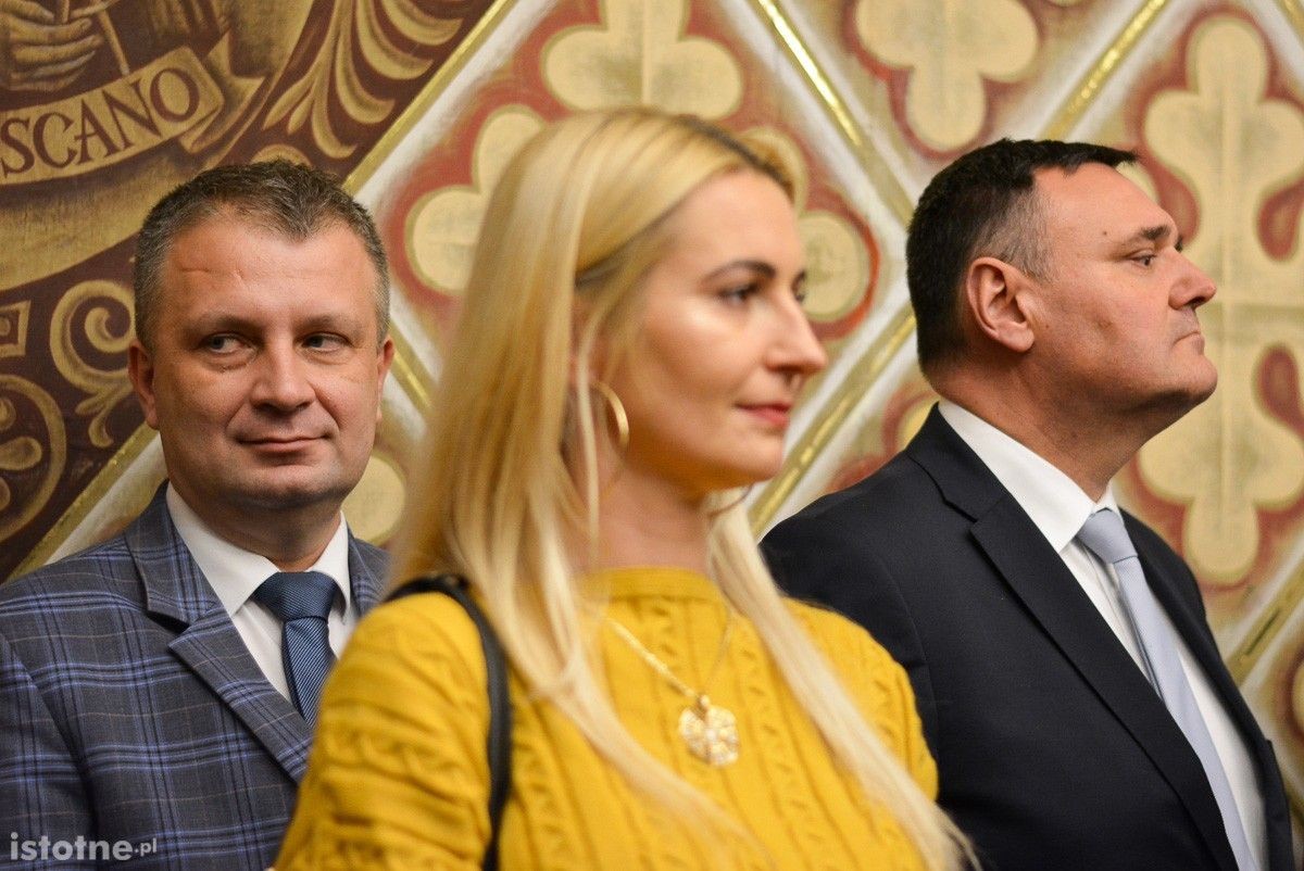 Strażacy z naszego powiatu z nowymi wozami i sprzętem ratowniczym