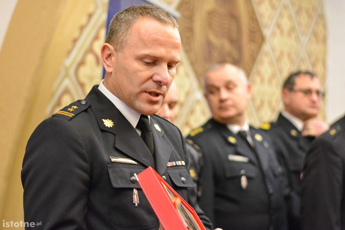 Strażacy z naszego powiatu z nowymi wozami i sprzętem ratowniczym