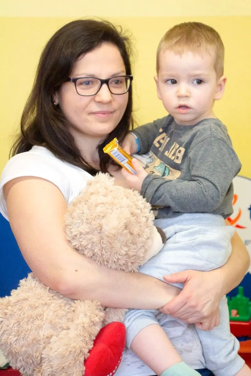 Kolędnicy z „Handlówki” odwiedzili m.in. dzieci w szpitalu