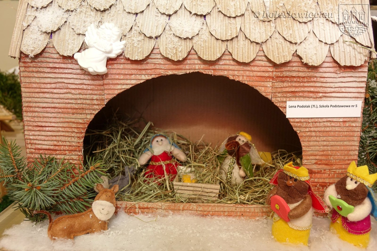 Wystawa szopek bożonarodzeniowych w ratuszu