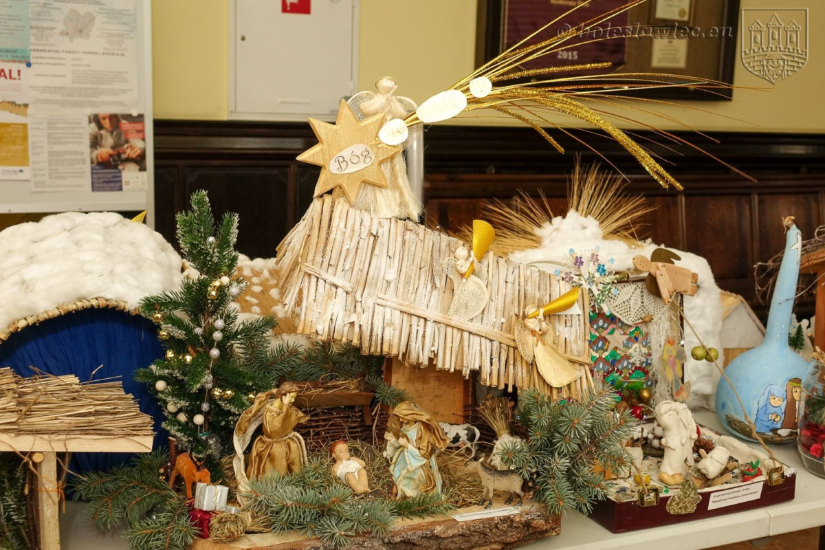 Wystawa szopek bożonarodzeniowych w ratuszu