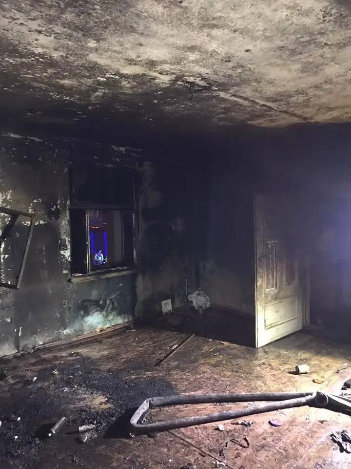 Pożar w Raciborowicach Dolnych. Poparzony mężczyzna trafił do szpitala, pies zginął