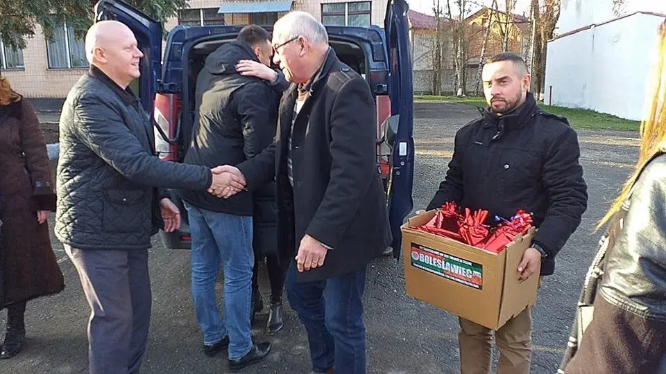Bolesławianie zawieźli paczki świąteczne Polakom na Ukrainie