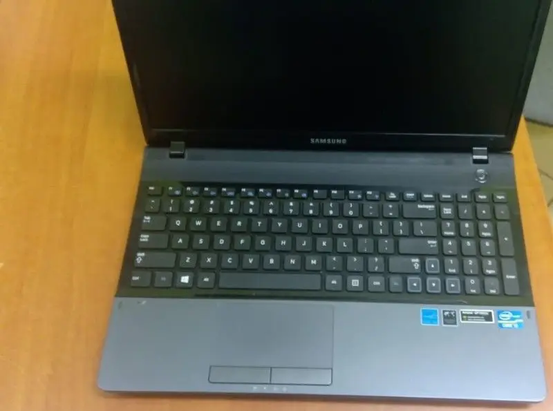 Świąteczno-sylwestrowi włamywacze zatrzymani. Ukradli m.in. laptopa i… medale