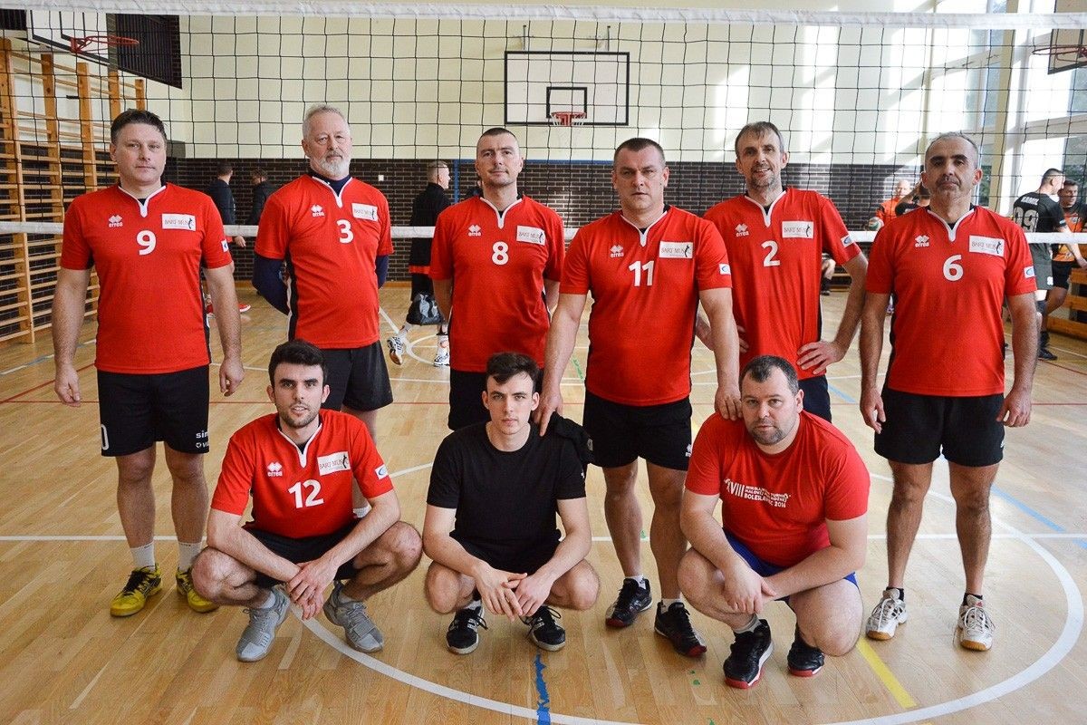 Noworoczny turniej siatkówki: drużyna Old Stars najlepsza