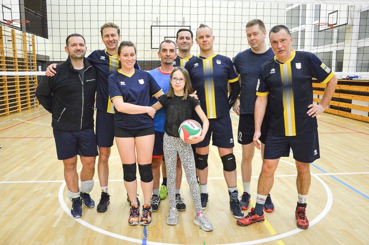 Noworoczny turniej siatkówki: drużyna Old Stars najlepsza