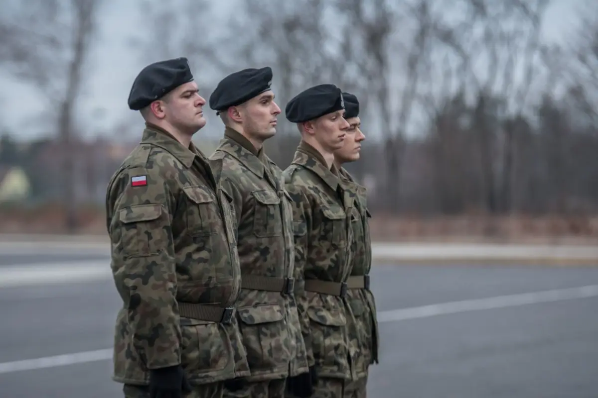 Бронетанкові війська урочисто вручили зброю новобранцям