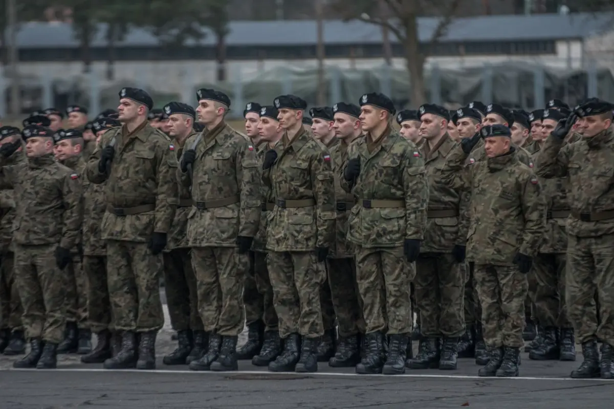 Бронетанкові війська урочисто вручили зброю новобранцям