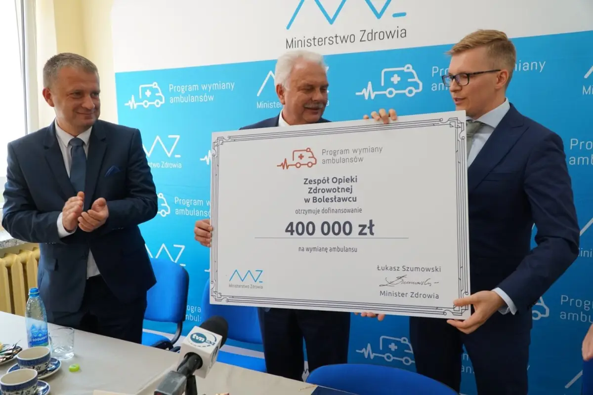 Dwie nowe karetki w bolesławieckim szpitalu powiatowym
