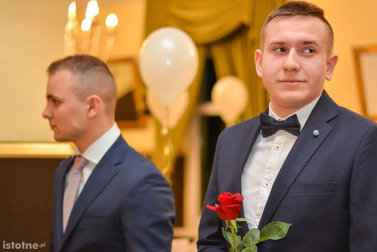 Zobacz, jak bawili się na studniówce uczniowie Zespołu Szkół Budowlanych