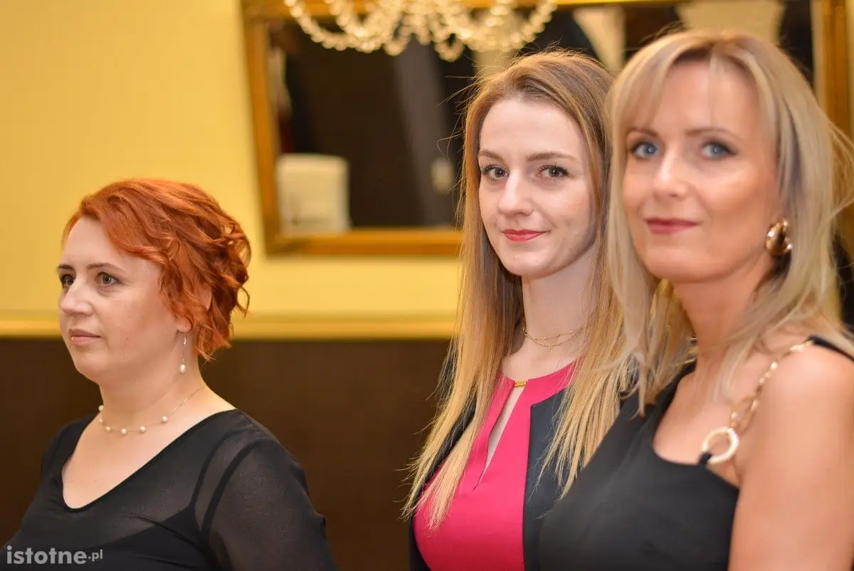 Zobacz, jak bawili się na studniówce uczniowie Zespołu Szkół Budowlanych