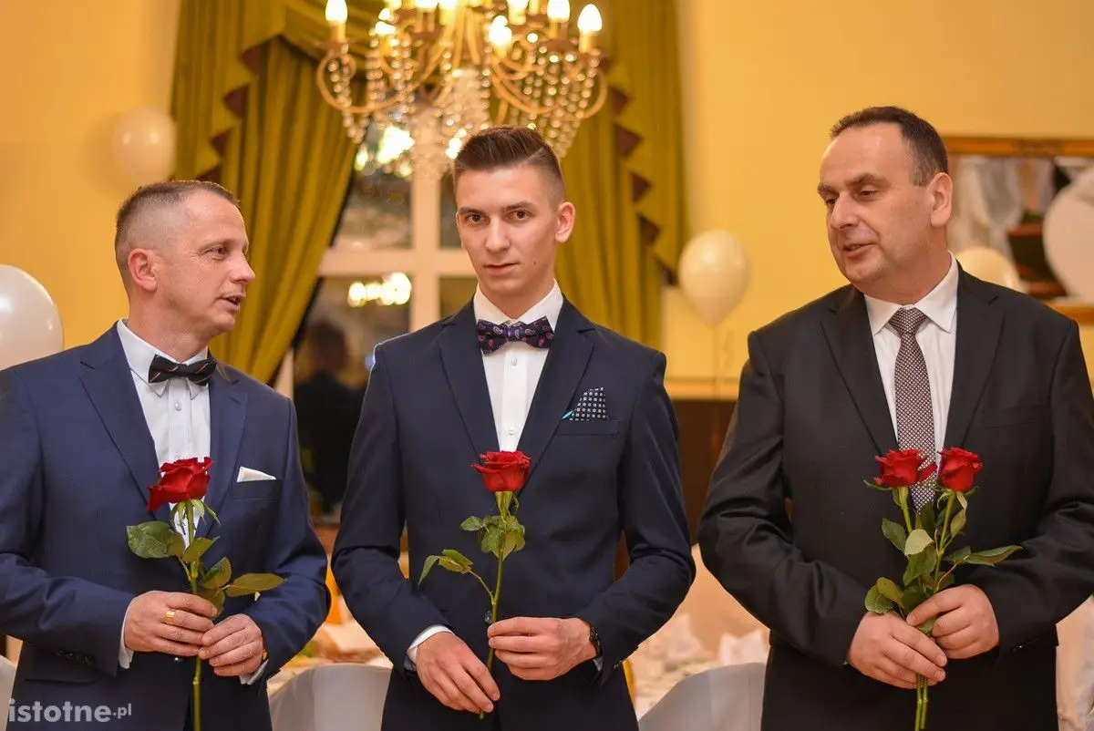 Zobacz, jak bawili się na studniówce uczniowie Zespołu Szkół Budowlanych