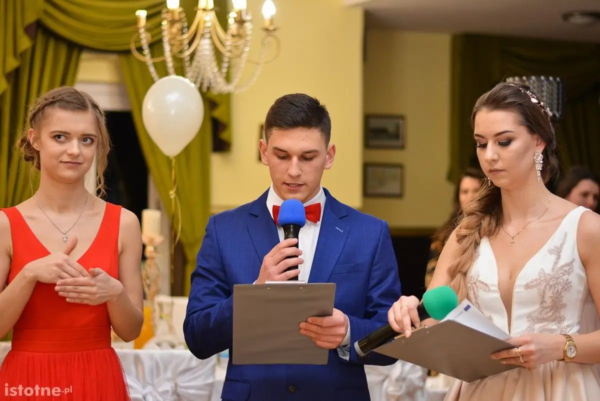 Zobacz, jak bawili się na studniówce uczniowie Zespołu Szkół Budowlanych