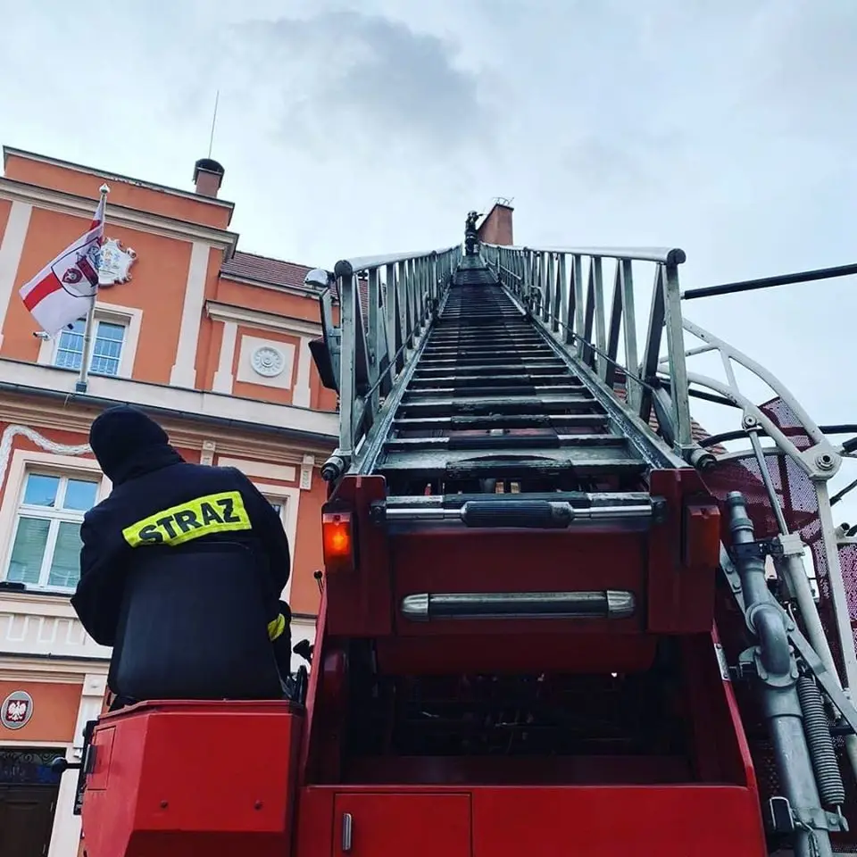 Ciągle wieje, strażacy w pełnej gotowości! Akcja: Ratusz