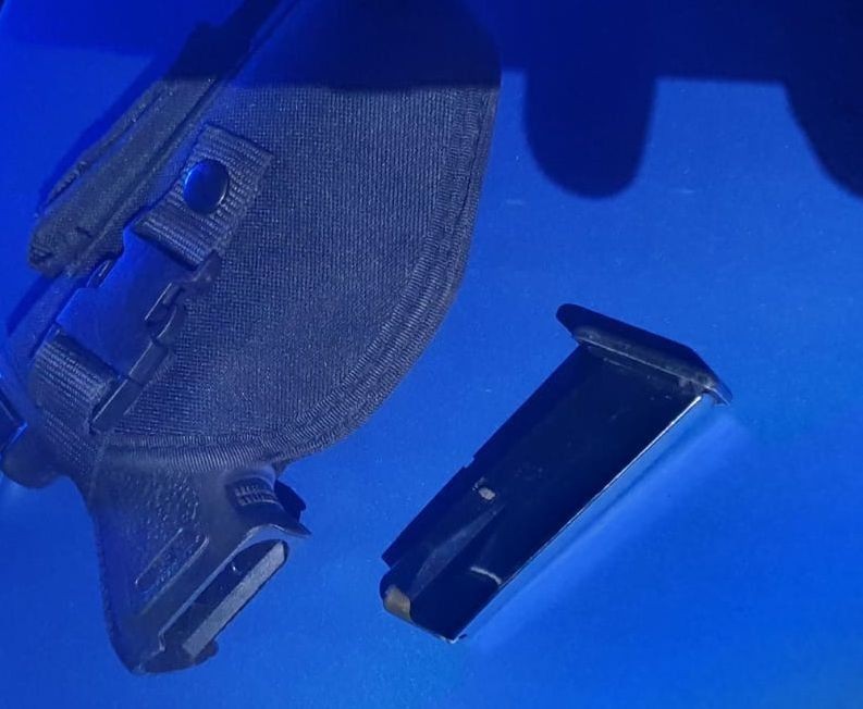 Kierowca bmw zatrzymany. Był pod wpływem narkotyków, a pod siedzeniem miał broń