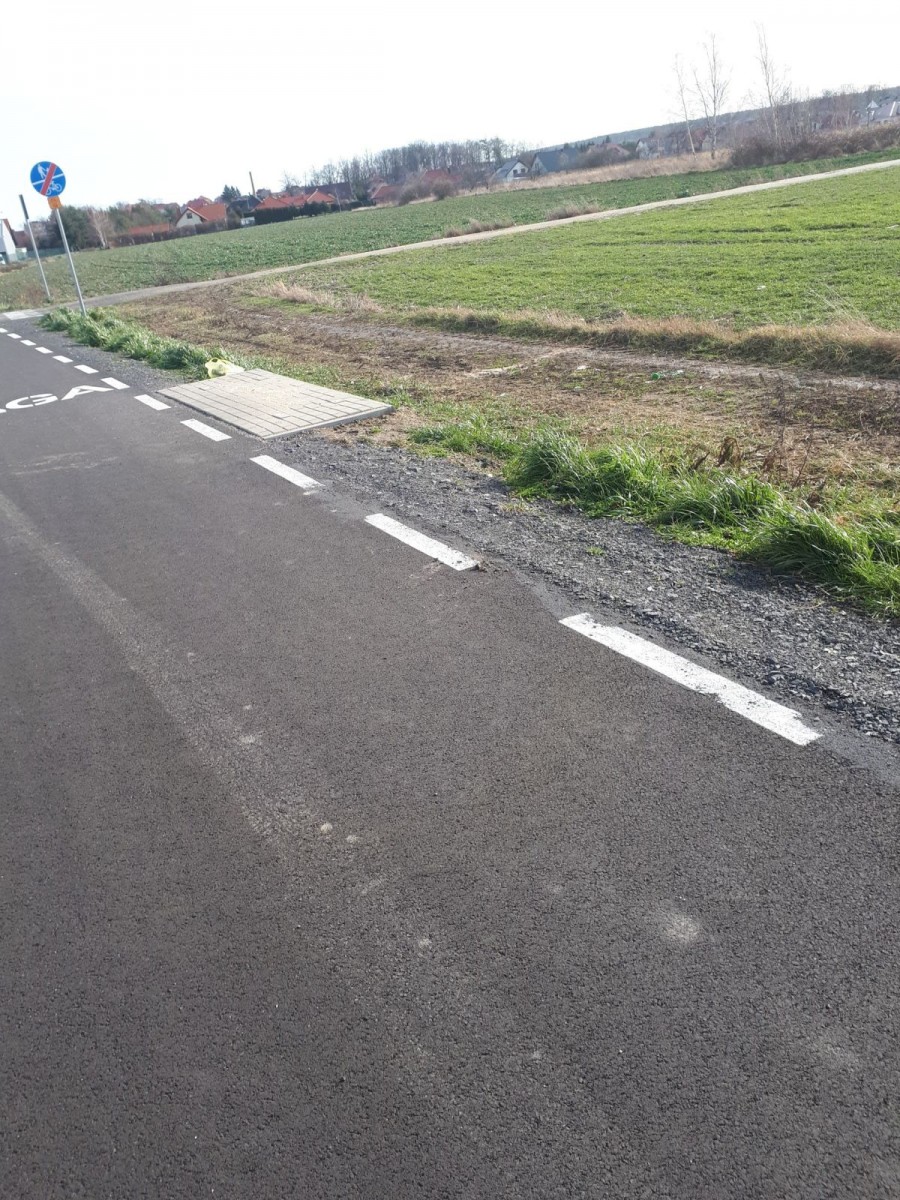 Wandale coraz bardziej bezczelni. Zniknęły kolejne ławki