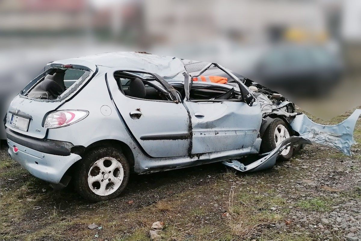 Wrak po wypadku na trasie Kliczków - Bolesławiec