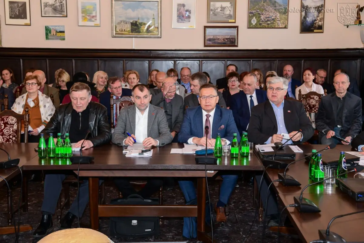 Radni Rady Miasta Bolesławiec w czasie lutowego posiedzenia