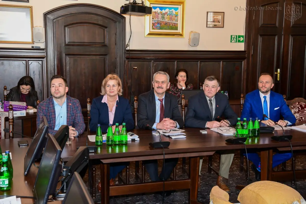 Radni Rady Miasta Bolesławiec w czasie lutowego posiedzenia
