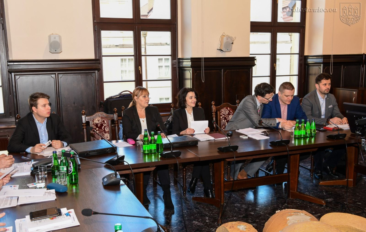 Radni Rady Miasta Bolesławiec w czasie lutowego posiedzenia