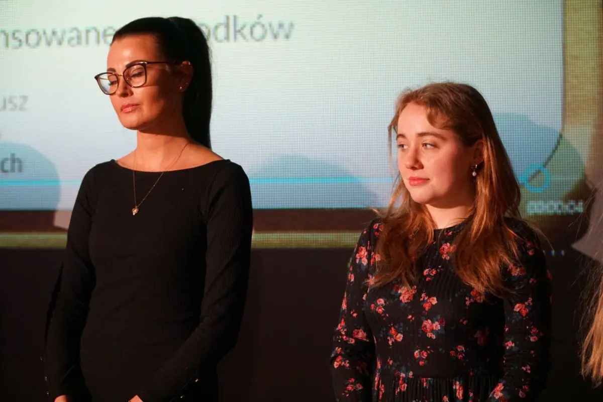 Koncert w Teatrze Starym w Bolesławcu. Podziękowanie dla osób, które pomogły w organizacji Opłatka