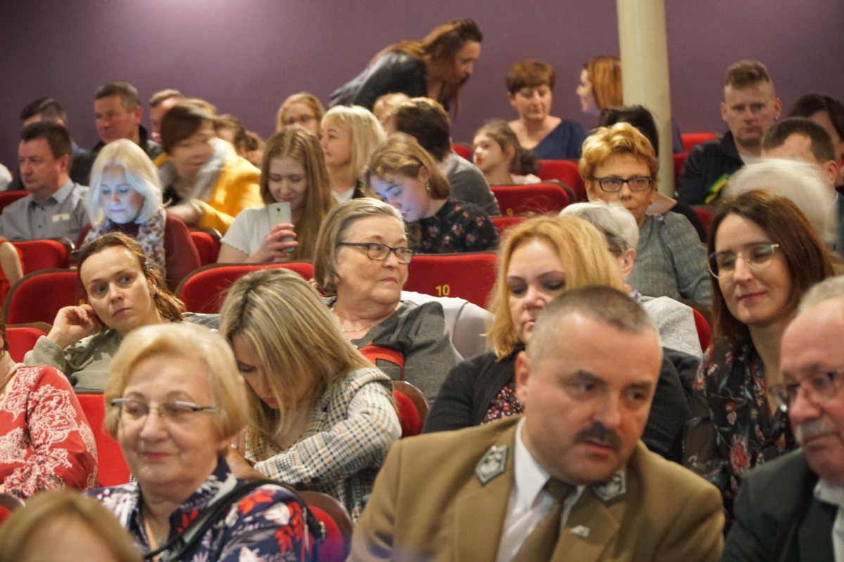 Koncert w Teatrze Starym w Bolesławcu. Podziękowanie dla osób, które pomogły w organizacji Opłatka