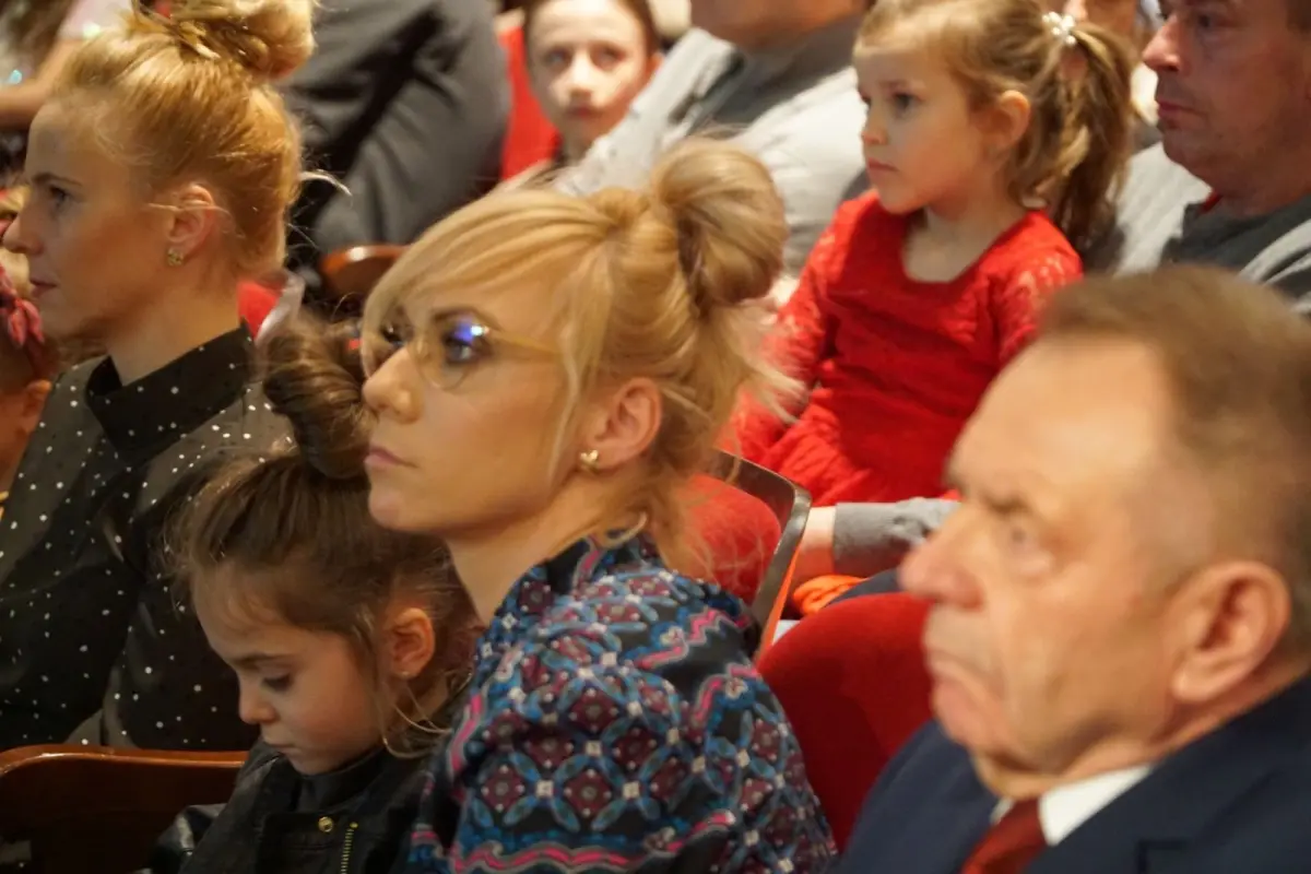 Koncert w Teatrze Starym w Bolesławcu. Podziękowanie dla osób, które pomogły w organizacji Opłatka