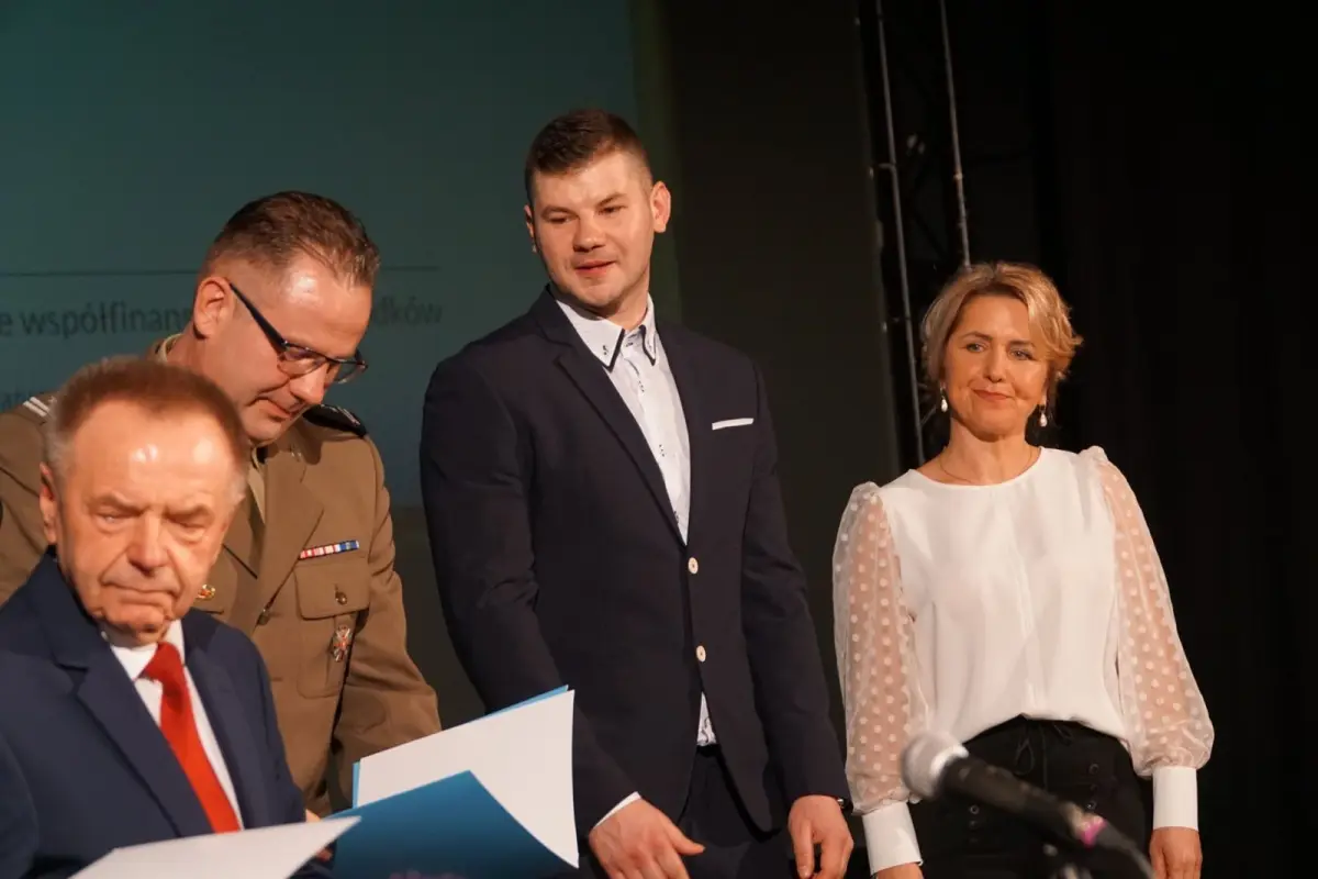 Koncert w Teatrze Starym w Bolesławcu. Podziękowanie dla osób, które pomogły w organizacji Opłatka