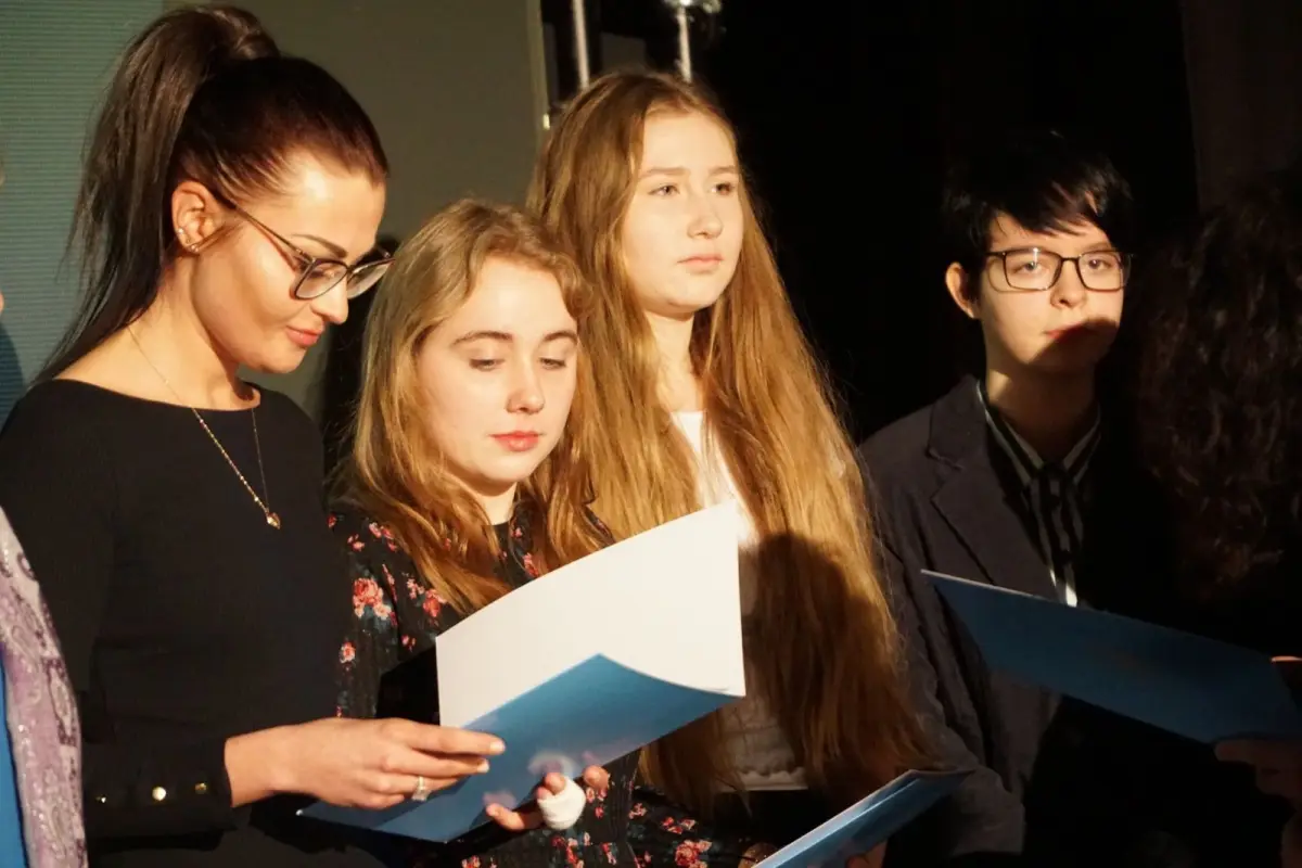 Koncert w Teatrze Starym w Bolesławcu. Podziękowanie dla osób, które pomogły w organizacji Opłatka