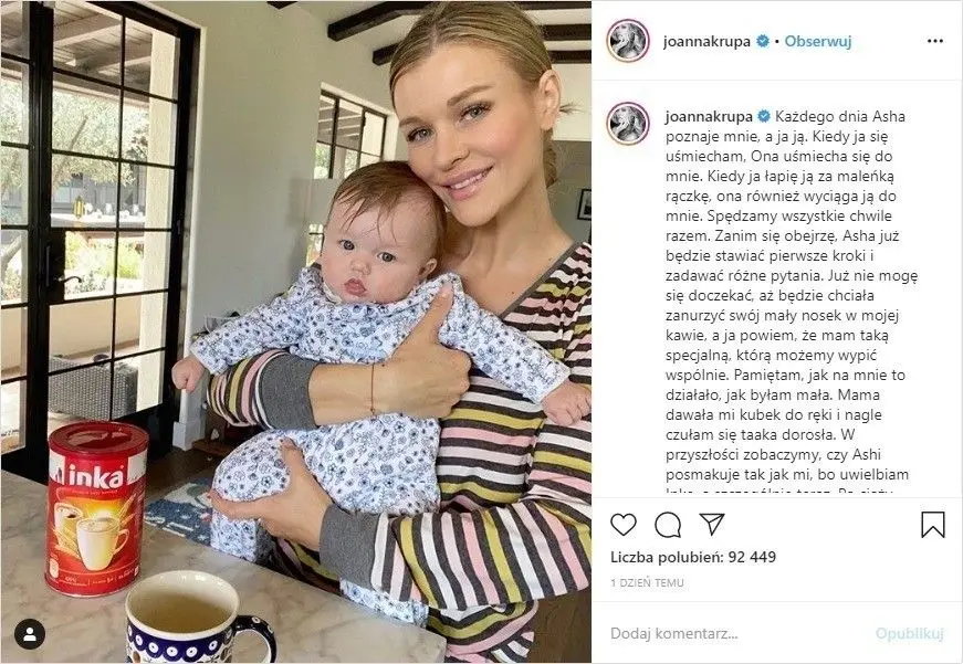 Joanna Krupa z córeczką i bolesławiecką ceramiką