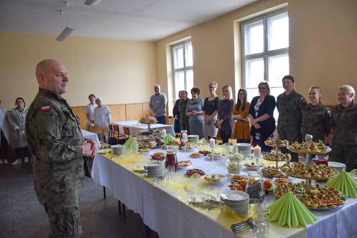 Spotkanie z okazji Dnia Kobiet w 23 Śląskim Pułku Artylerii w Bolesławcu