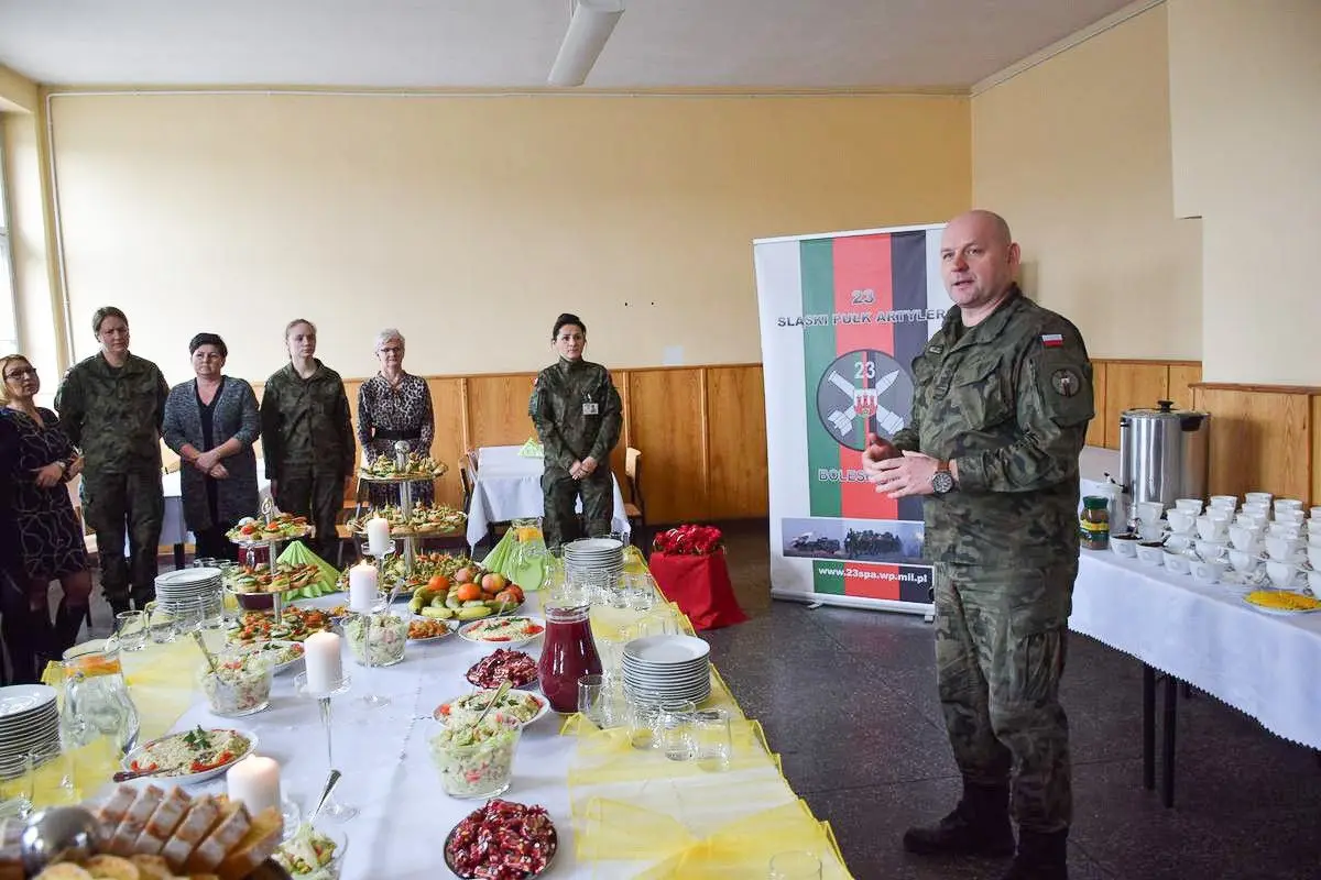 Spotkanie z okazji Dnia Kobiet w 23 Śląskim Pułku Artylerii w Bolesławcu