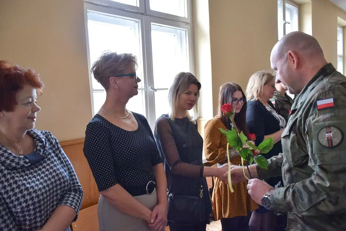 Spotkanie z okazji Dnia Kobiet w 23 Śląskim Pułku Artylerii w Bolesławcu