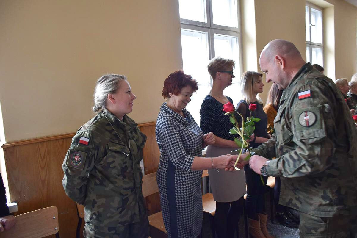 Spotkanie z okazji Dnia Kobiet w 23 Śląskim Pułku Artylerii w Bolesławcu