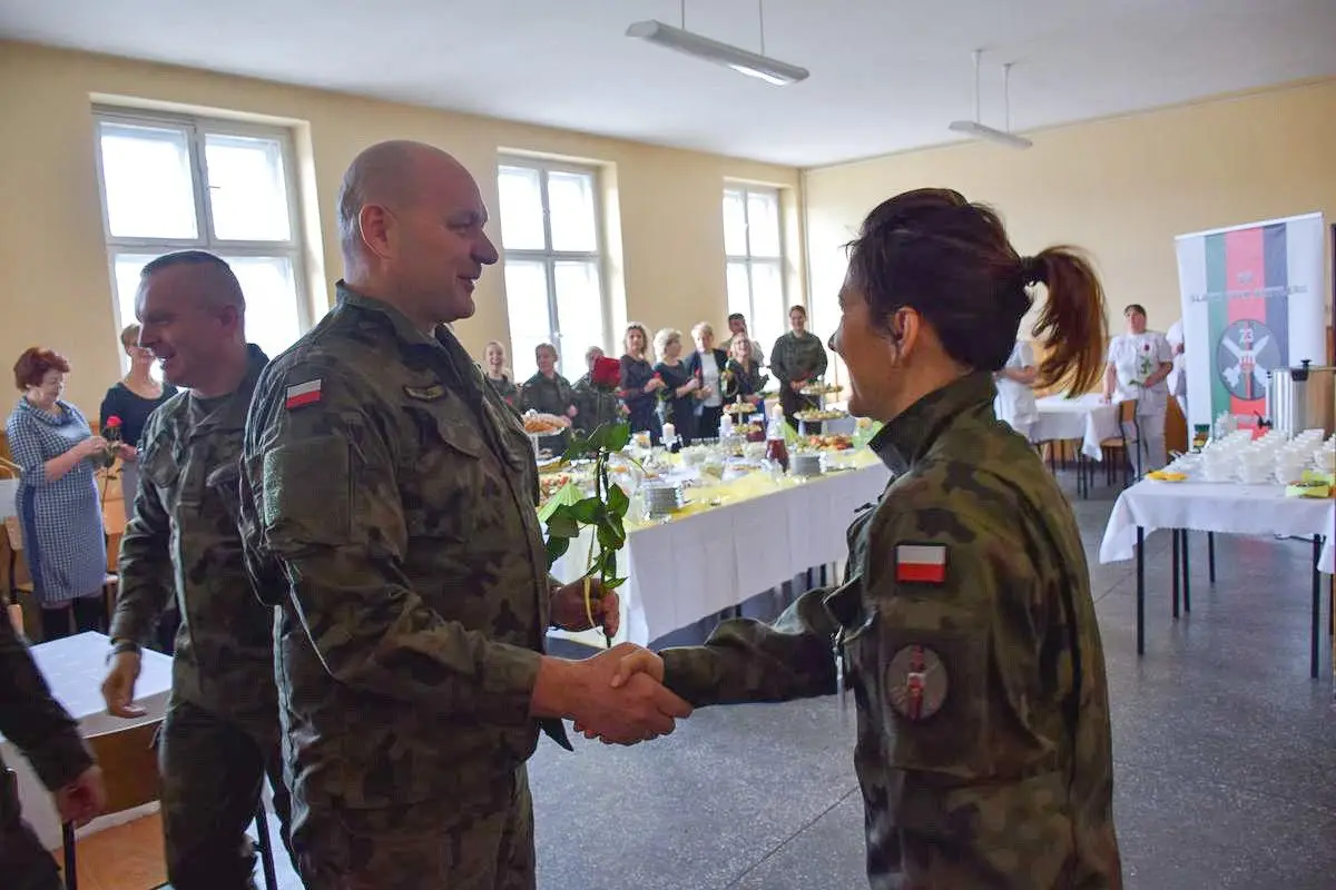Spotkanie z okazji Dnia Kobiet w 23 Śląskim Pułku Artylerii w Bolesławcu