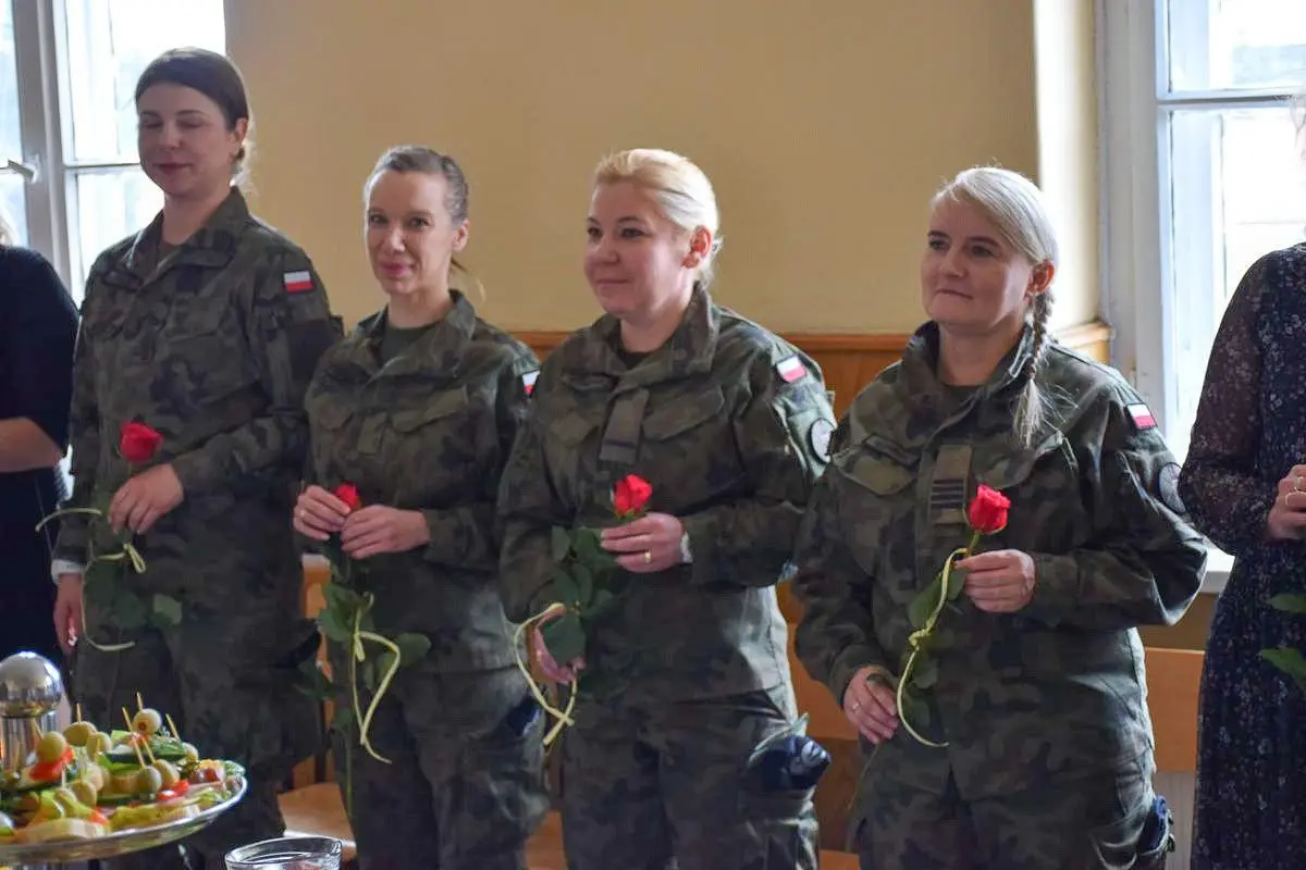 Spotkanie z okazji Dnia Kobiet w 23 Śląskim Pułku Artylerii w Bolesławcu