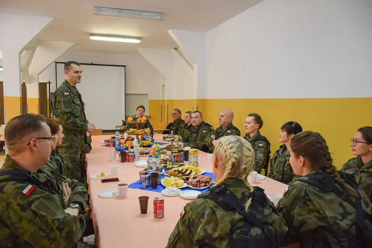 Spotkanie z okazji Dnia Kobiet w 23 Śląskim Pułku Artylerii w Bolesławcu