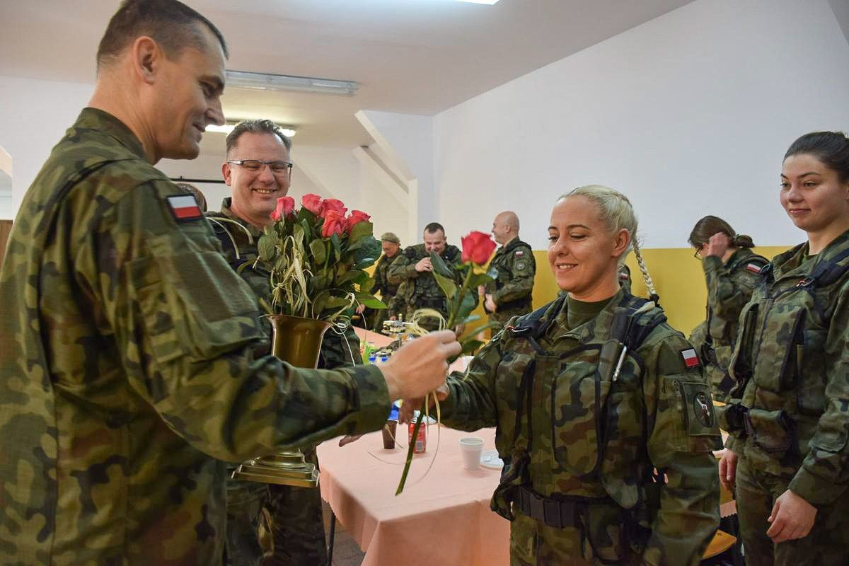 Spotkanie z okazji Dnia Kobiet w 23 Śląskim Pułku Artylerii w Bolesławcu