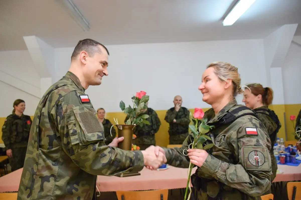 Spotkanie z okazji Dnia Kobiet w 23 Śląskim Pułku Artylerii w Bolesławcu