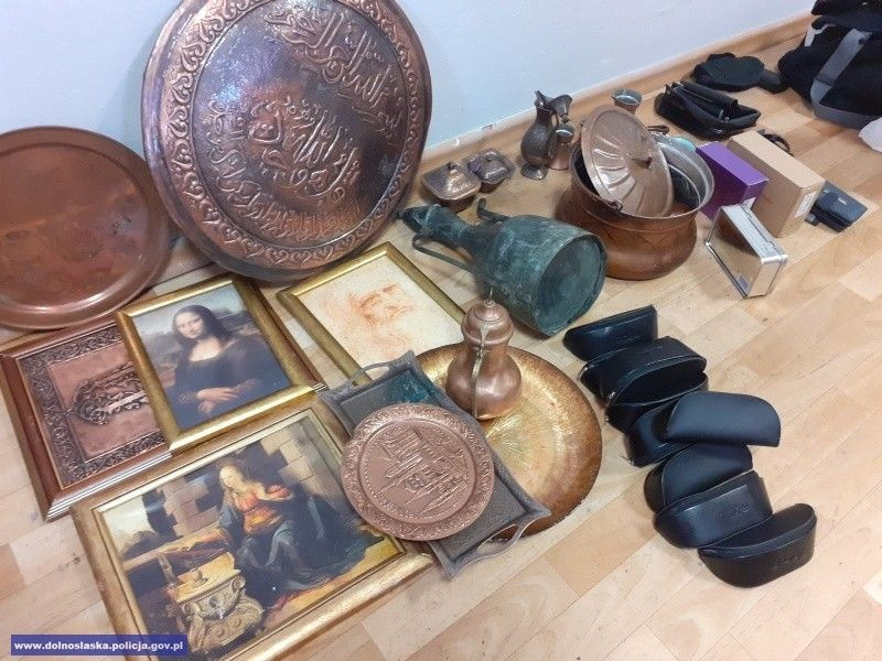 Podejrzani, którzy okradli dwa pensjonaty w powiecie bolesławieckim, i ich łupy