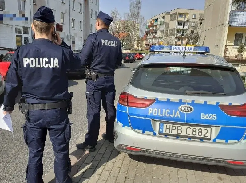 Policja sprawdza poddanych kwarantannie