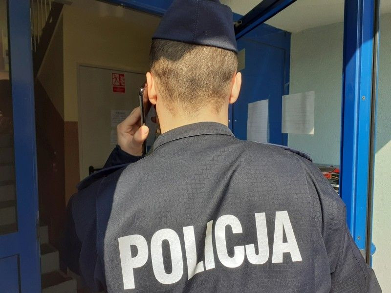 Policja sprawdza poddanych kwarantannie