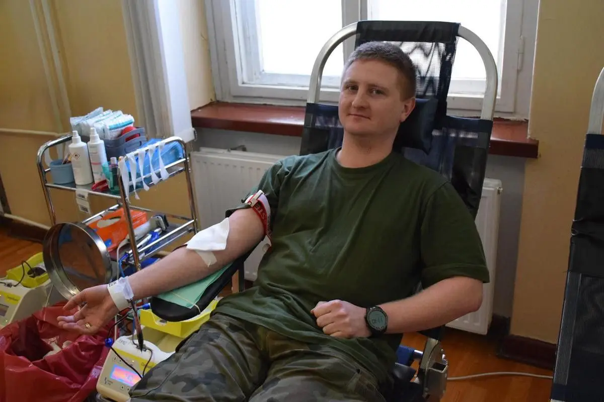 Żołnierze z 23 Śląskiego Pułku Artylerii w akcji krwiodawstwa