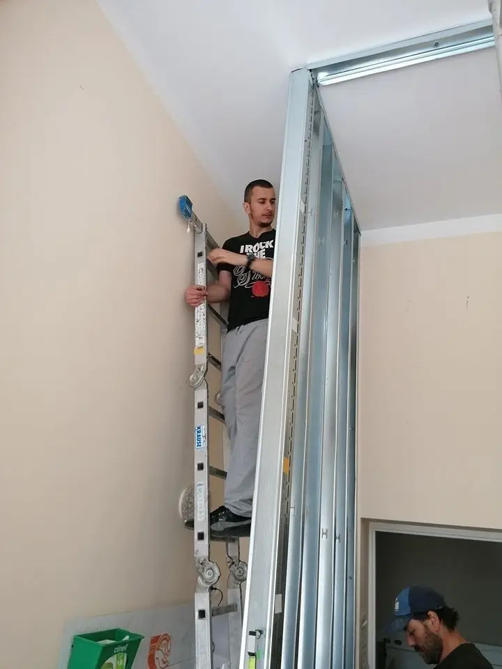 Żołnierze z 10 Brygady Kawalerii Pancernej w Świętoszowie – wolontariusze w szpitalu w Bolesławcu