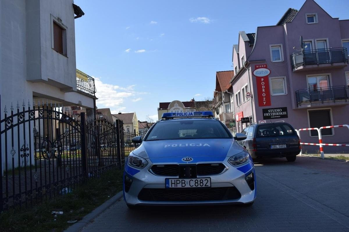 Żołnierze i policjant na wspólnych patrolach